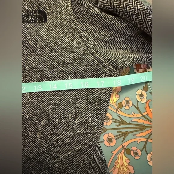 North Face Women's Apex Chromium Thermal jacket - Picture 9 of 9